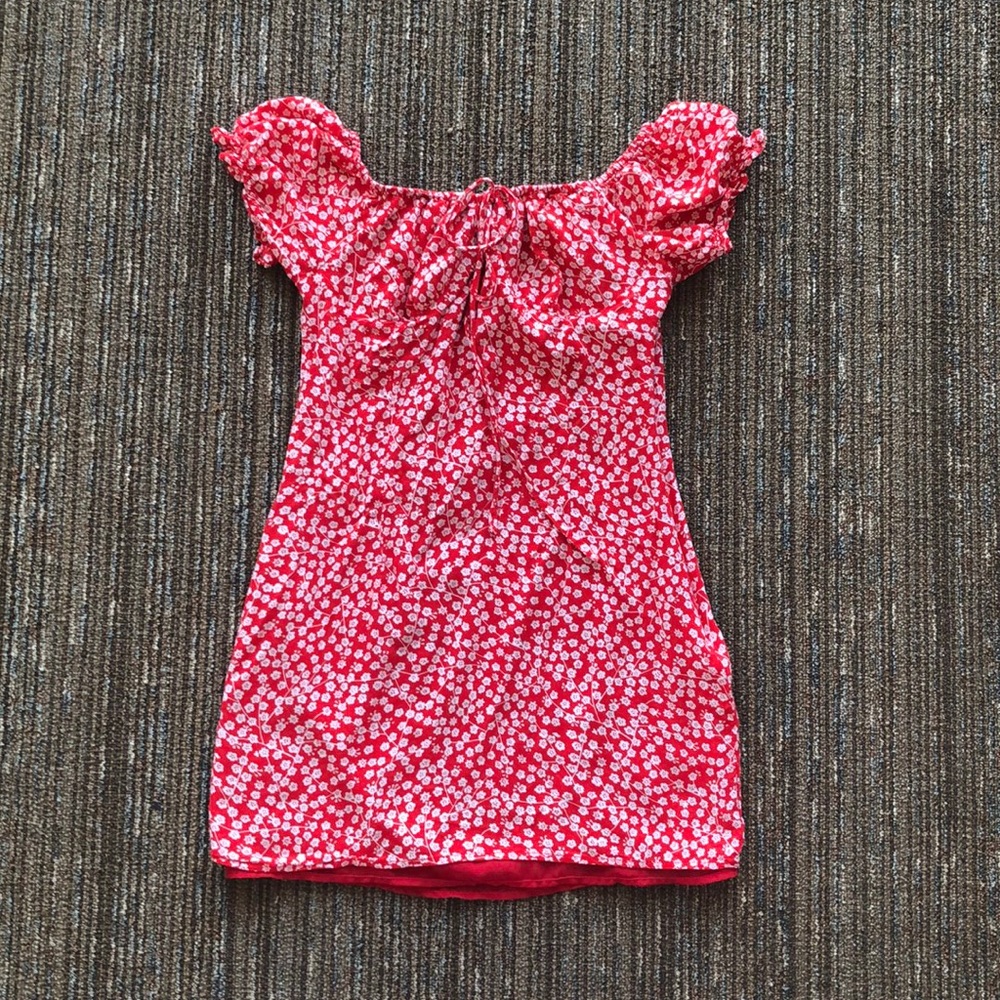 Off-the-shoulder vintage floral mini dress